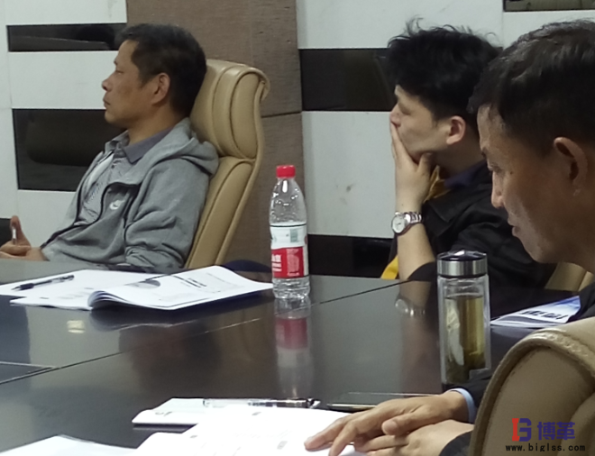 精益生產(chǎn)實(shí)戰(zhàn)培訓(xùn)課程學(xué)員認(rèn)真聽講 精益生產(chǎn)實(shí)戰(zhàn)培訓(xùn)課程