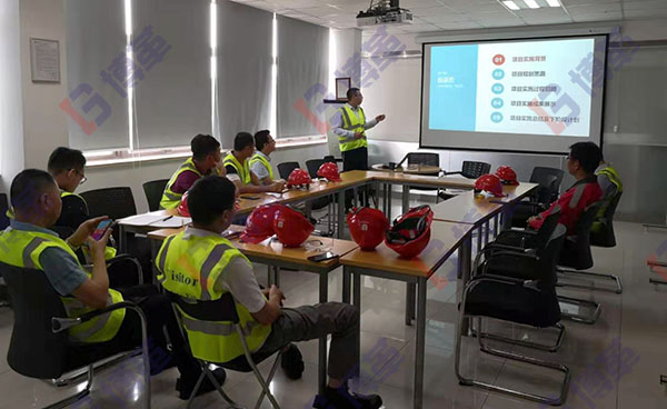 中天科技TPM項目組成員上?？疾飕F(xiàn)場