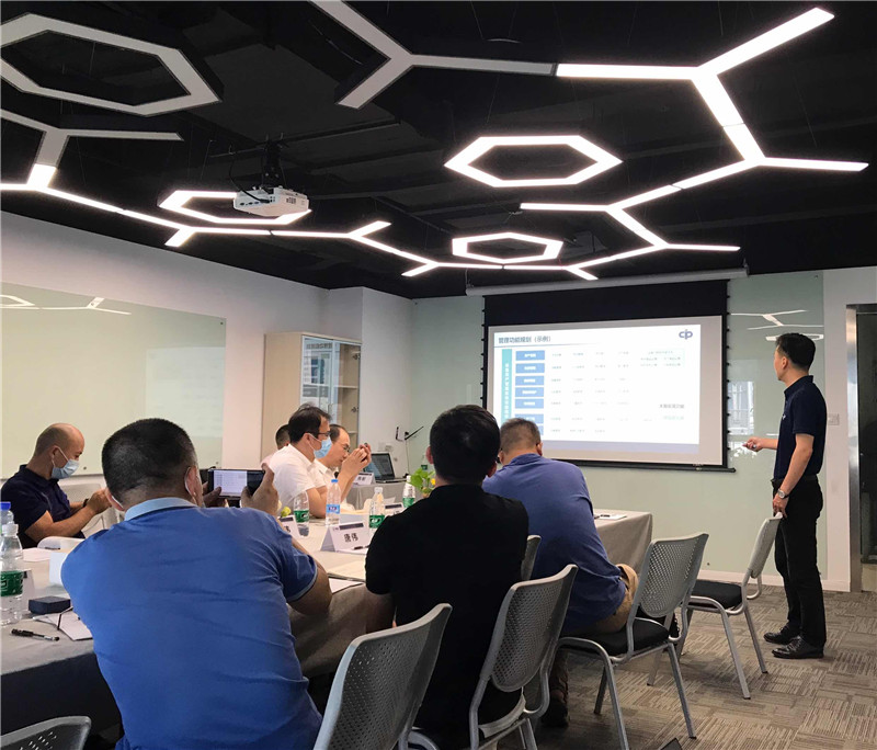 蔣軍先生對“設(shè)備管理信息化”進(jìn)行了分享 蔣軍先生對“設(shè)備管理信息化”進(jìn)行了分享